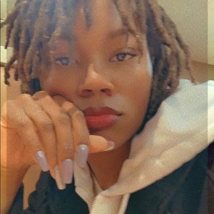 Meet your Posher, Tytrice